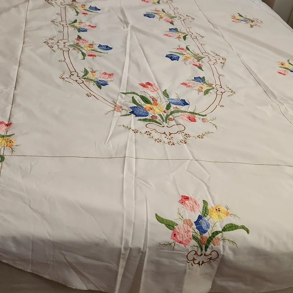Vintage Floral Embroidered White Tablecloth With Multicolor Oblong 64